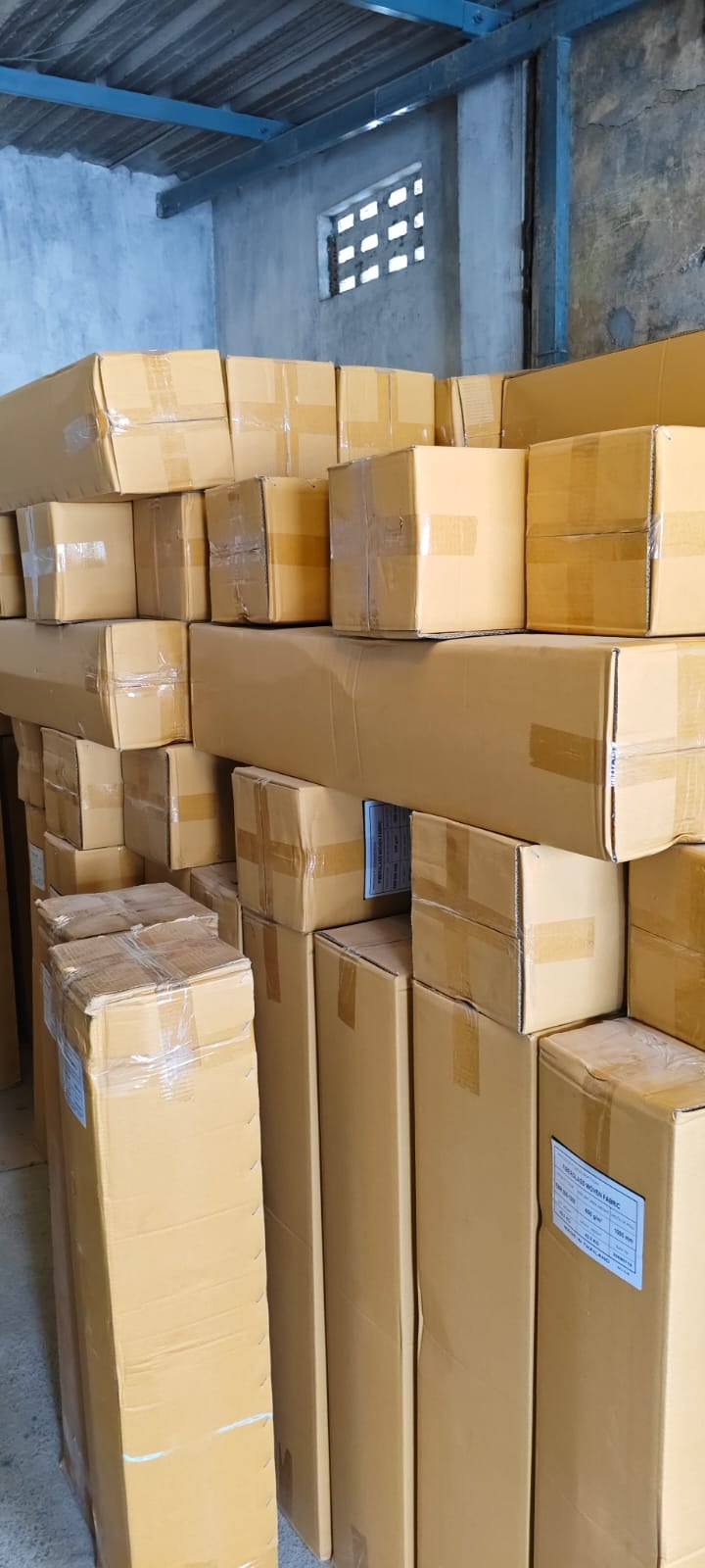 Godown Cartons   Aisle View 01