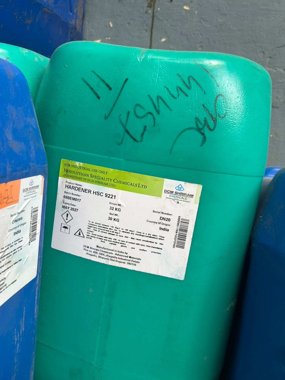 HSC 9221 Epoxy Hardener — manufacturer-labelled container
