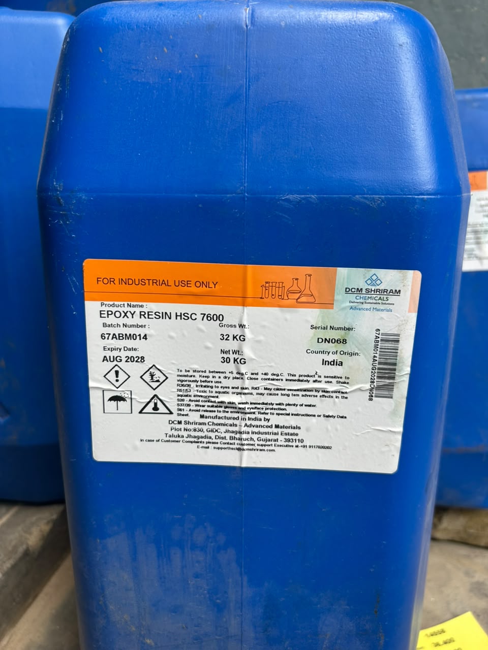 HSC 7600 Epoxy Resin — manufacturer-labelled container
